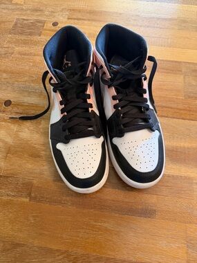Nike Air Jordan High-Top Sneakers White Black Pink Accents